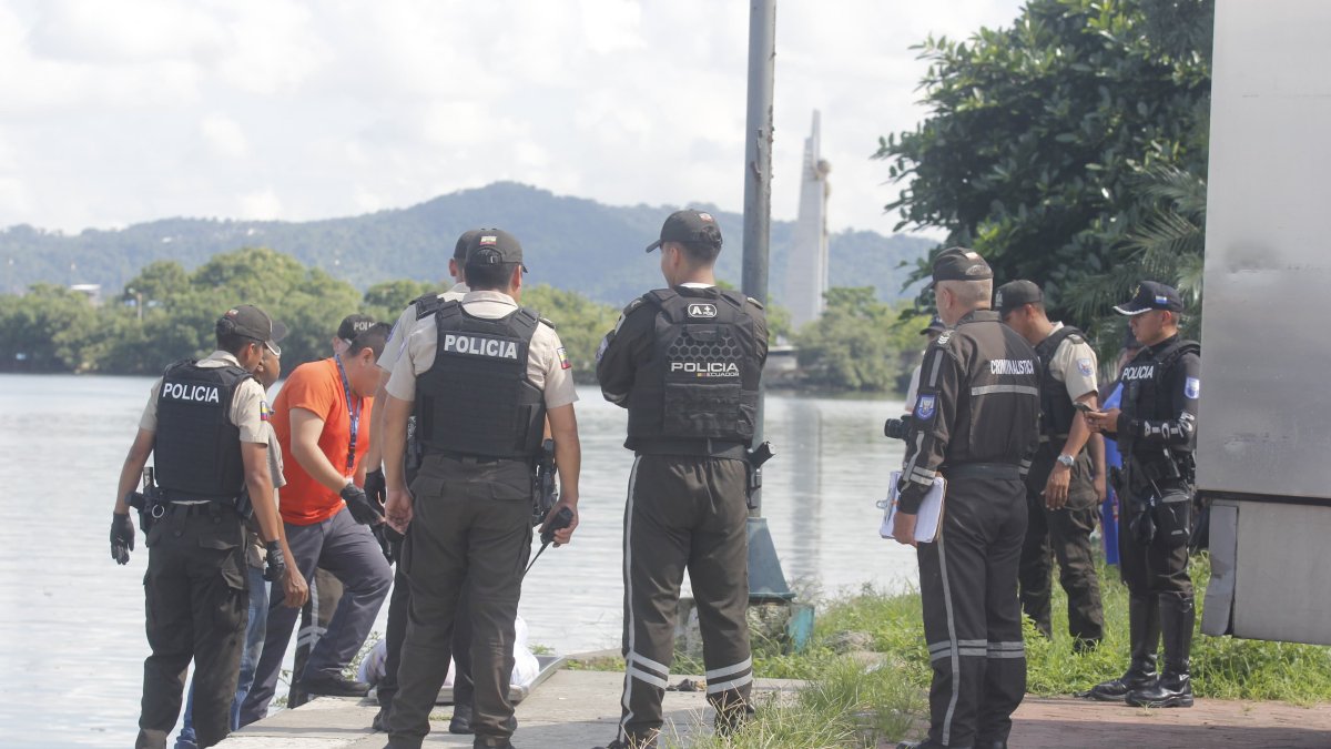 Encuentran el cadáver de un hombre baleado en el sur de Guayaquil.