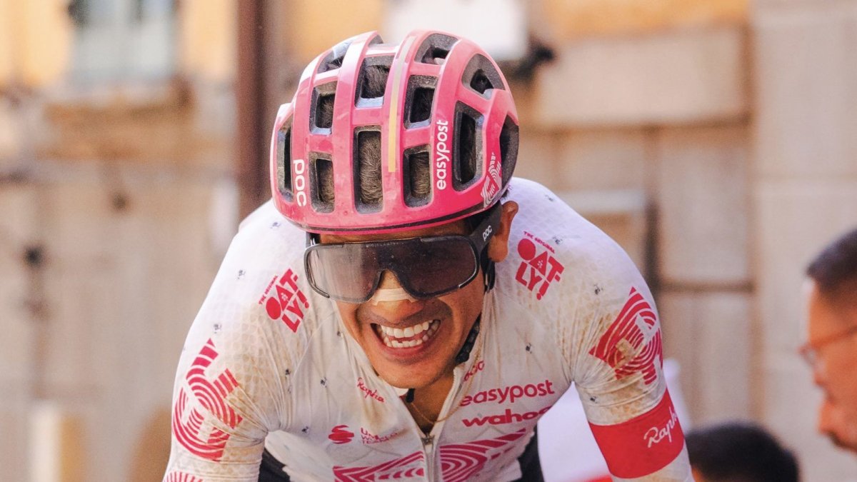 El ecuatoriano Richard Carapaz culminó tercero en el Giro de Italia 2025.