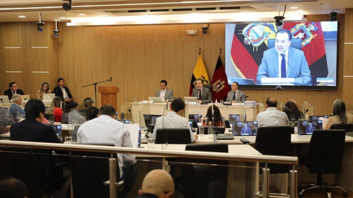 De las fisuras del Metro a la suspensión de sesiones: la escalada que quebró al Concejo