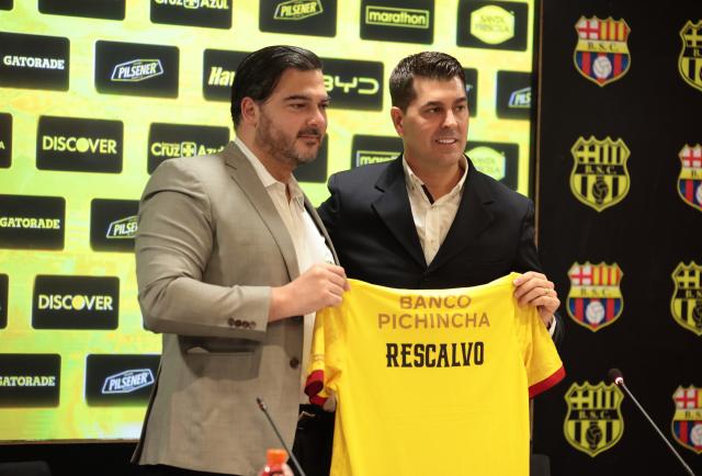 Crisis en Barcelona: ¿Comienzan a pedir la renuncia de Álvarez tras ser eliminados?