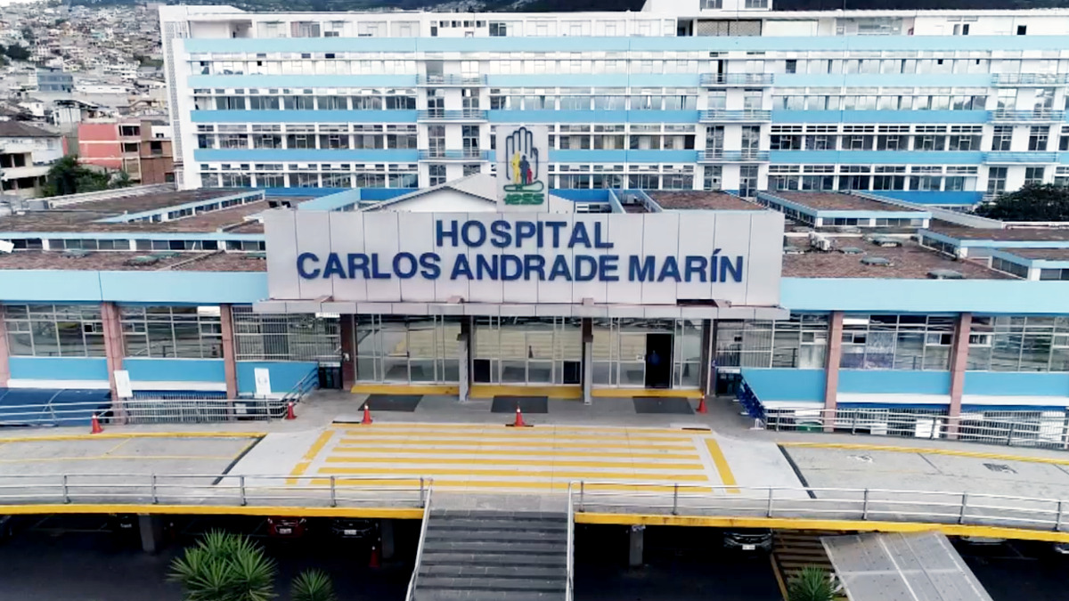 El hospital de especialidades Carlos Andrade Marín, es el más grande del país y el que más gastos genera.