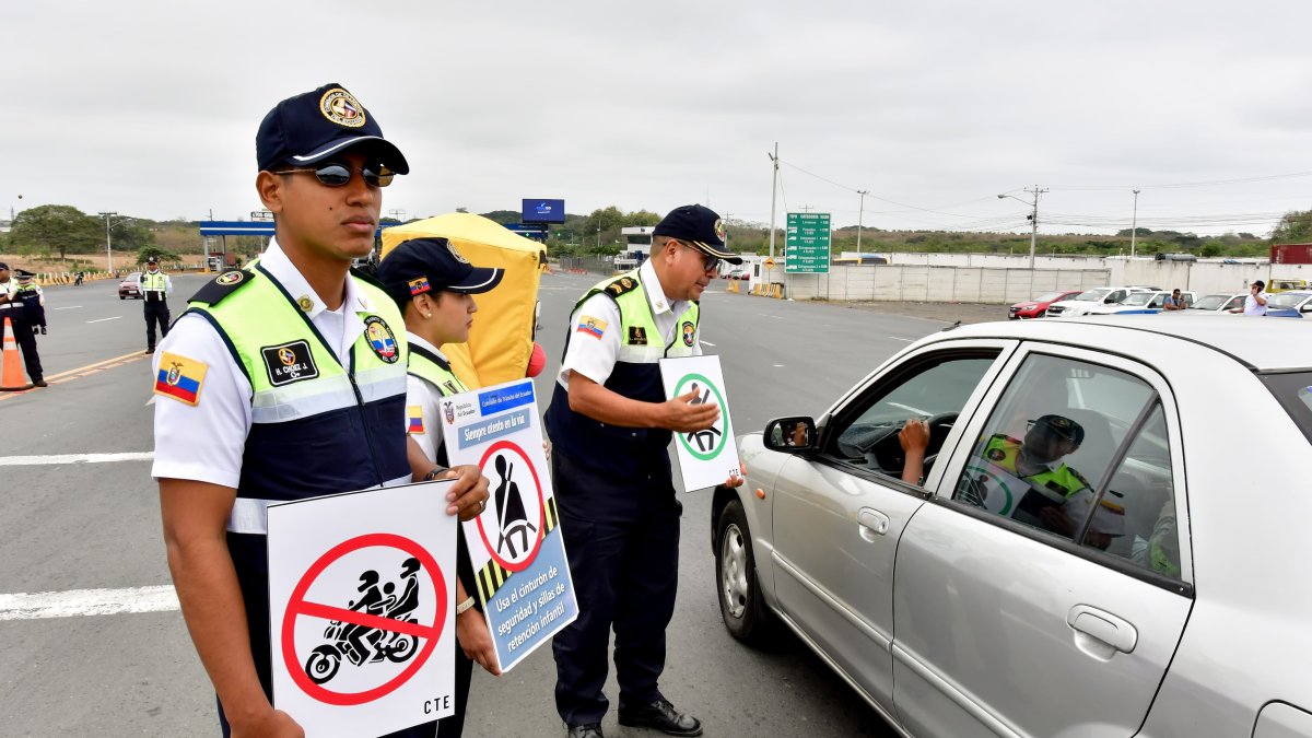 Agentes de la CTE se preparan para los operativos por el feriado del 10 de Agosto.