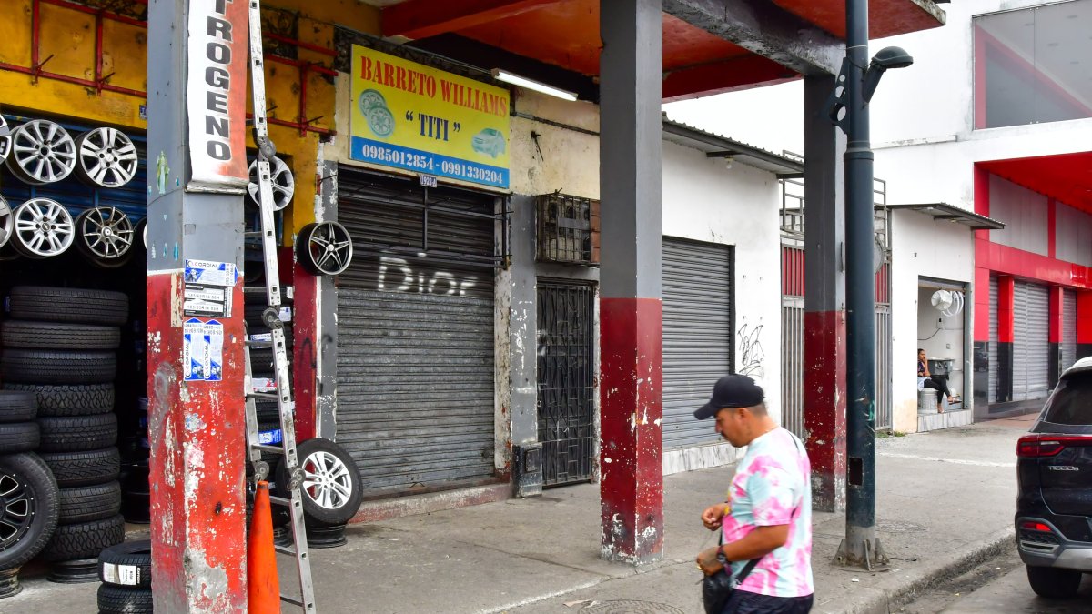 Hijo del dueño de un local de ventas de llantas y aros fue asesinado con varios impactos de bala en la avenida Quito entre Manabí y Ayacucho