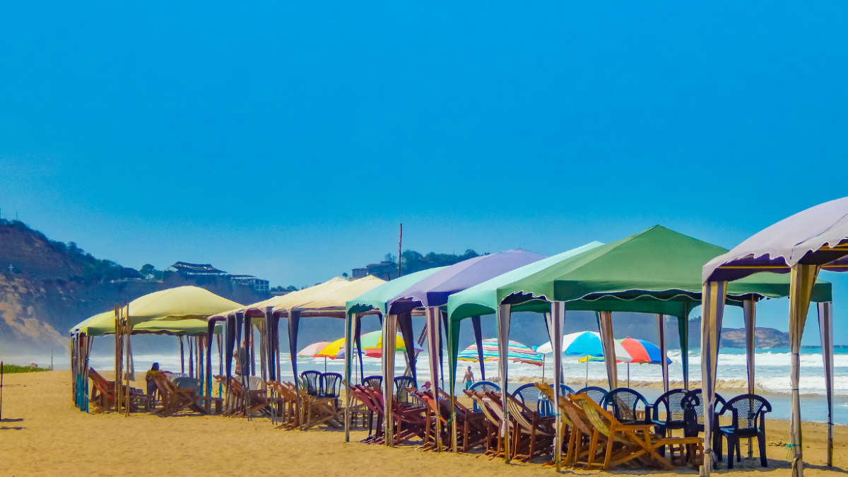 Feriados de agosto en Ecuador: una oportunidad para visitar las playas de la Costa, como Olón.