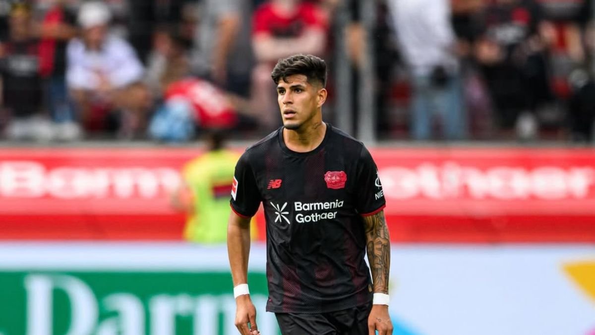 Piero Hincapié mostró entrega y lucha en defensa durante sus 60 minutos con Bayer Leverkusen.