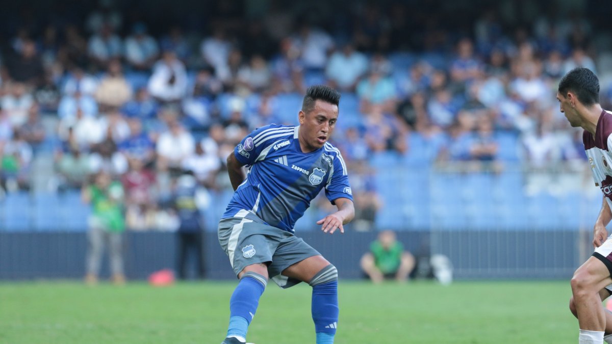 Christian Cueva registra dos goles y dos asistencias en siete partidos con Emelec.
