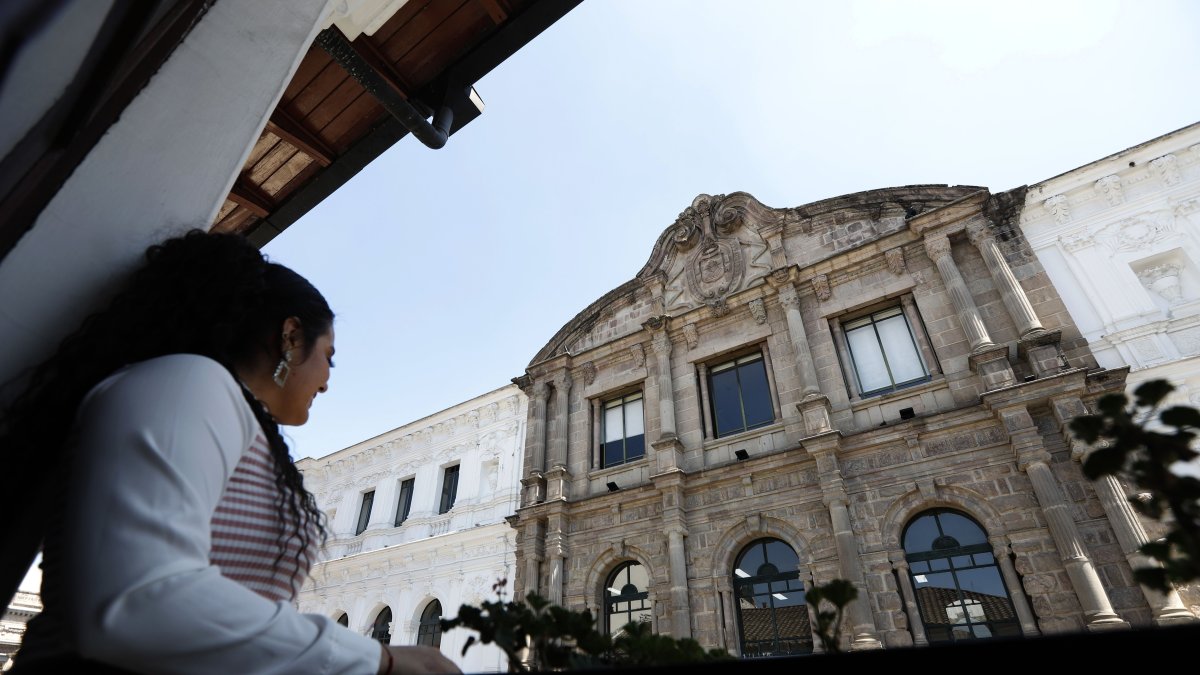 En este balcón, Manuela Cañizares llamó la atención de los indecisos que no sabían si querían luchar por la independencia.