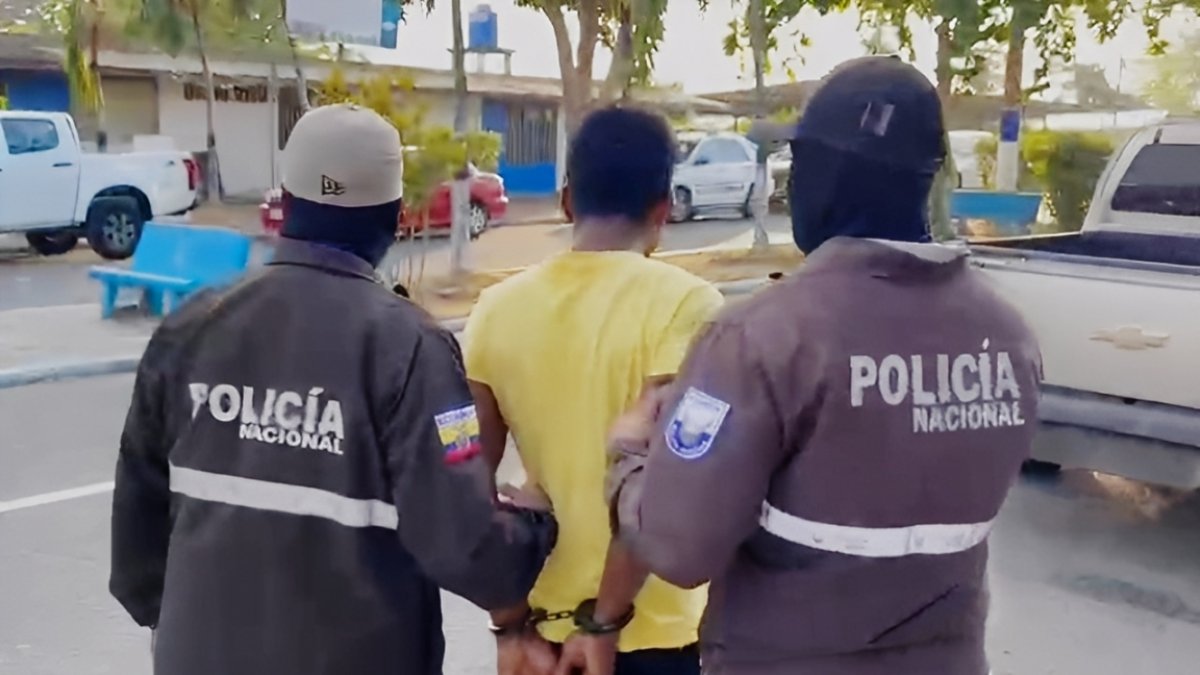 Según el expediente judicial, el sujeto atacó a la víctima en su dormitorio, mientras se encontraba con una amiga.