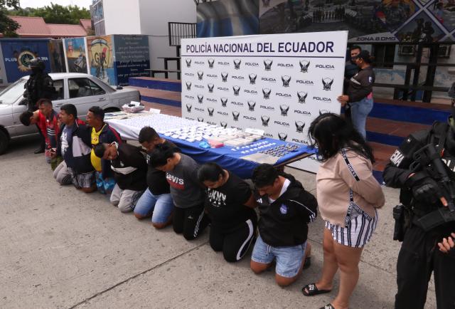 detenidos por acopio y venta de drogas en Guayaquil