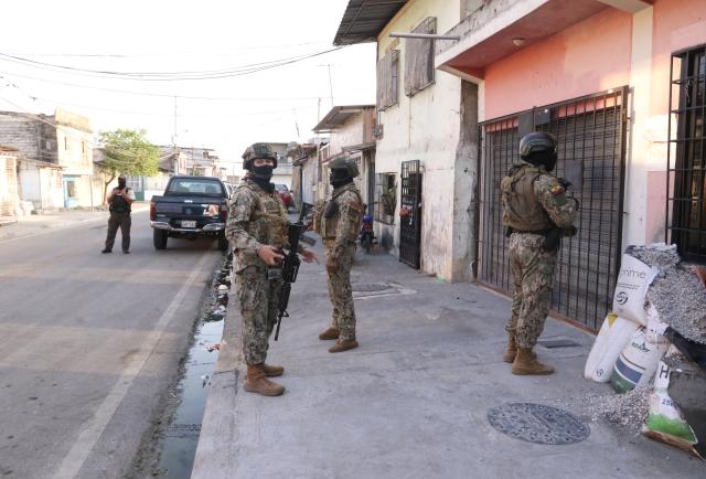 Primero, balazos; luego, fuego: Así amenazaron a vecinos en el suburbio de Guayaquil