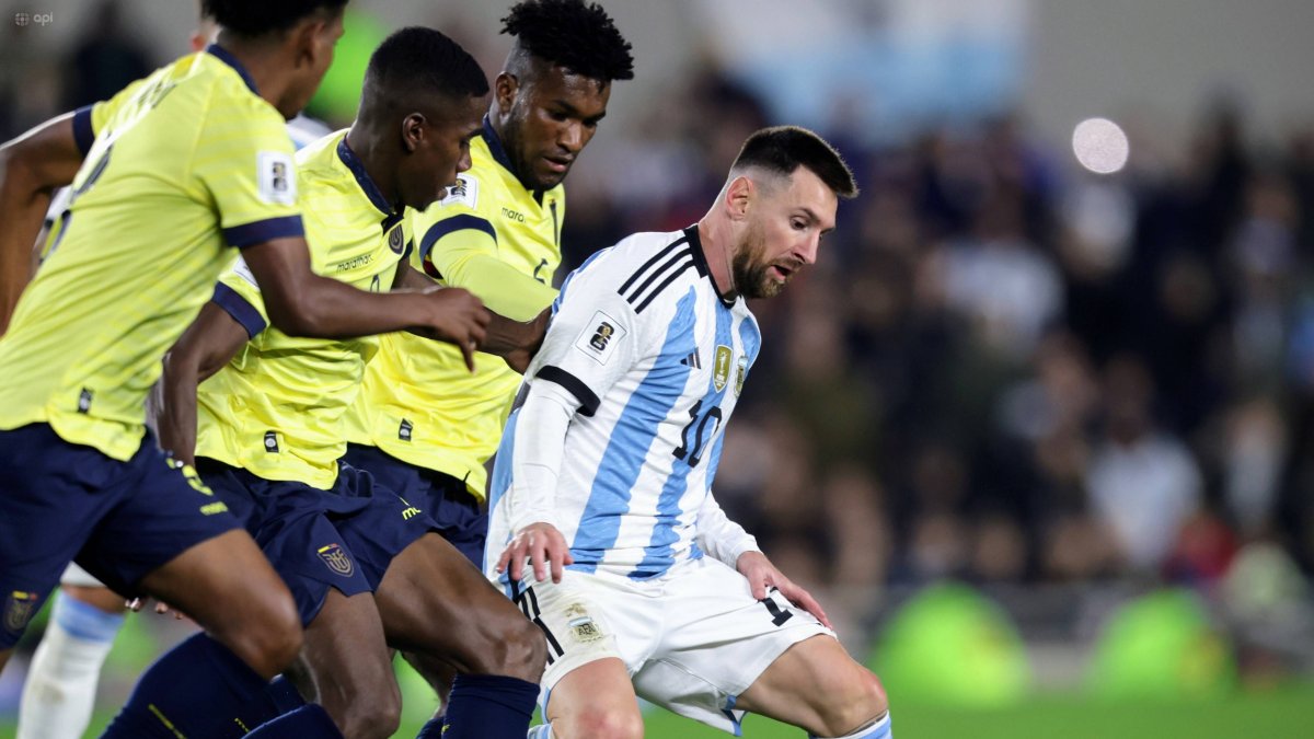 Lionel Messi cuando enfrentó a Ecuador con la selección de Argentina.