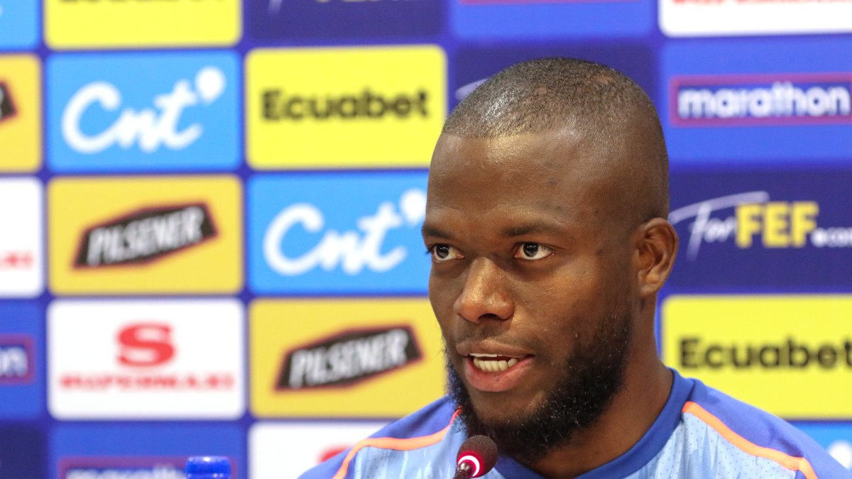 El capitán Enner Valencia en la última una rueda de prensa previo al partido con Argentina de este martes 9 de septiembre, en Guayaquil.