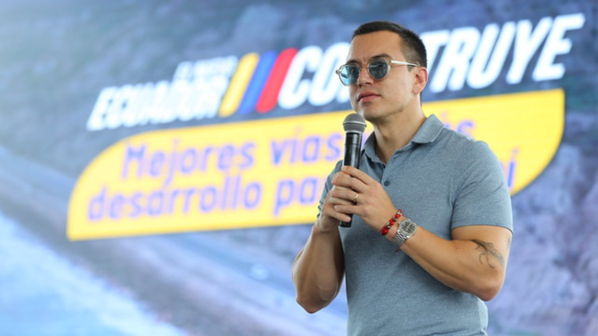 Daniel Noboa presenta nuevas preguntas para la consulta popular 2025 en Ecuador.