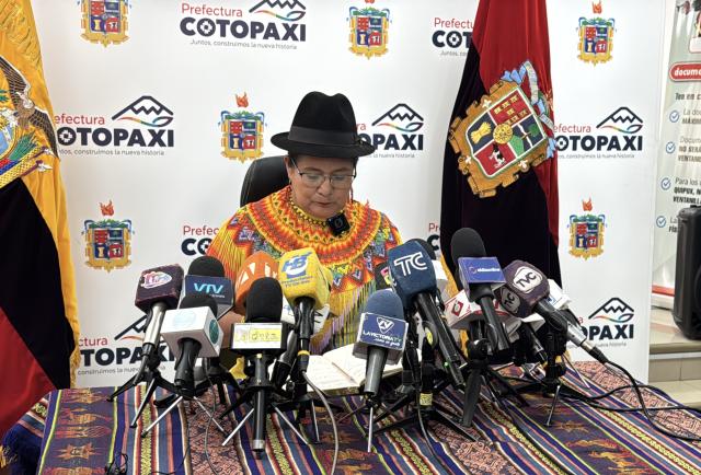 Lourdes Tibán responde a Luisa González: “Prefiero ser poncho dorado”