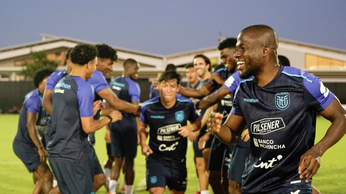 Los jugadores de la selección ecuatoriana de fútbol entrenaron completos desde el lunes en Estados Unidos en medio de una atmósfera de mucha camaradería, pero a la vez de concentración por el rival