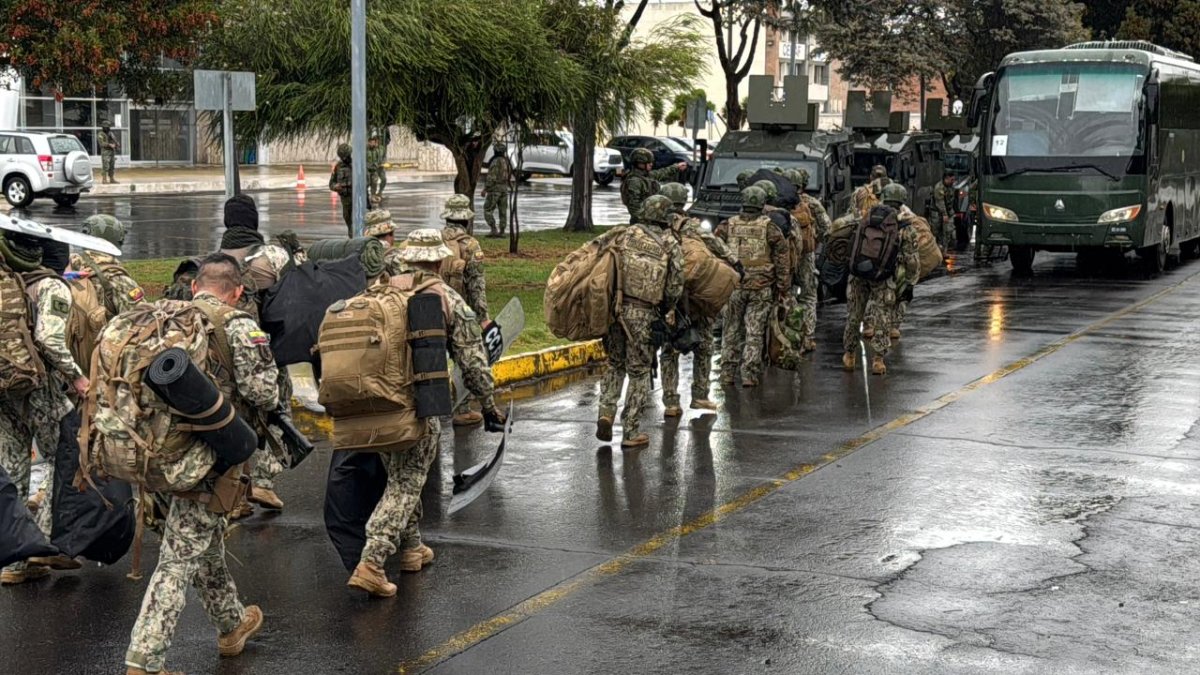 Movimiento militar desde Latacunga hacia Quito.
