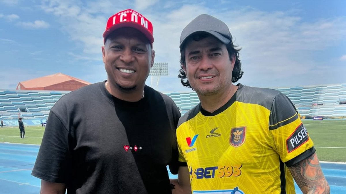 Máximo Banguera y Jaime Iván Kavides, Leyendas del fútbol ecuatoriano.