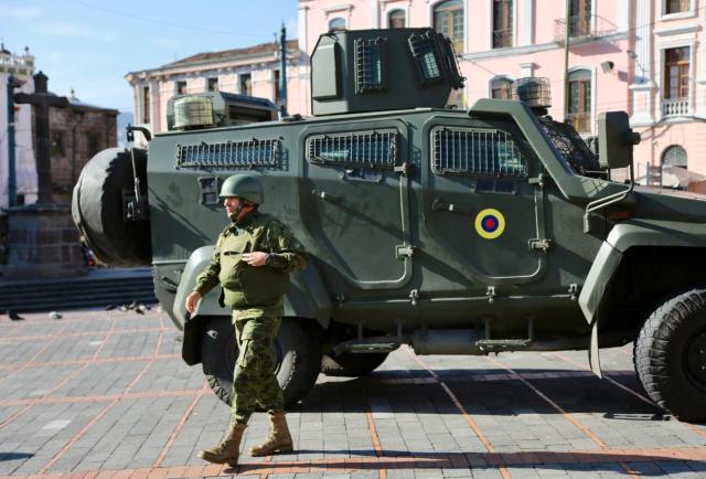 Quito: Ejército refuerza el Centro Histórico en el día 23 del paro nacional