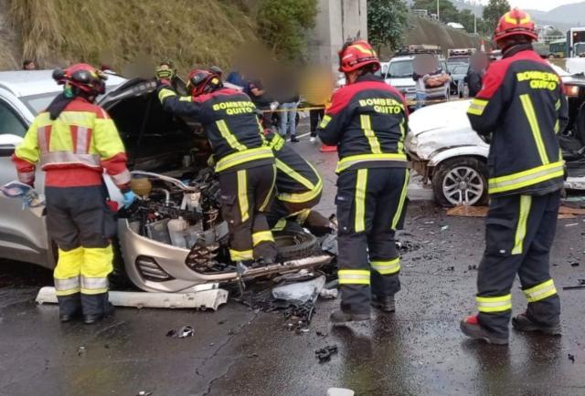 Accidente en la Ruta Viva deja tres muertos y cinco heridos en Quito: ¿Cómo ocurrió?