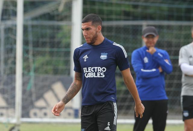 Jorge Guzmán: "Leandro Vega hizo trampa, quería volver a Emelec y no aceptamos"
