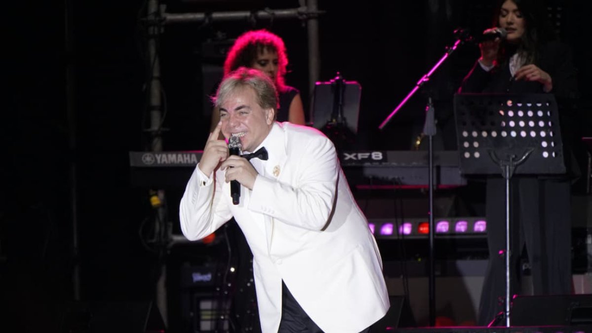 Cristian Castro, durante uno de sus conciertos en Guayaquil.