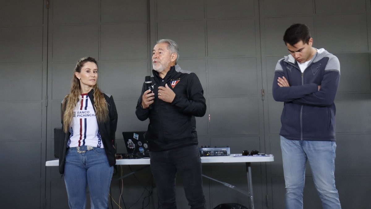 El técnico brasileño tuvo un encontrón contra los árbitros en la final de la Copa Ecuador.