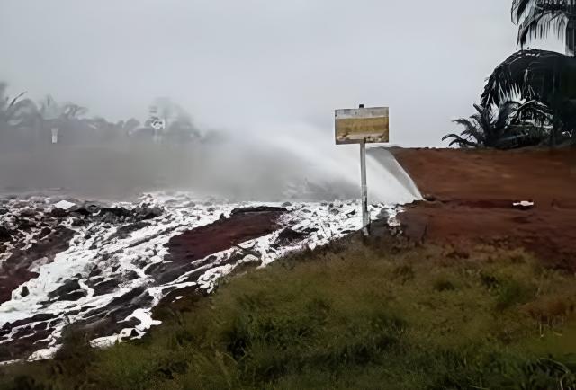 Derrame de diésel en Quinindé por perforación clandestina desata emergencia ambiental