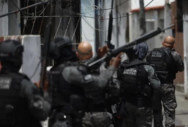 Caos en Río de Janeiro: Imágenes impactantes de operativo que deja más de 60 muertos