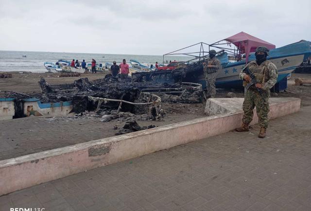 Embarcaciones quemadas en Playas: Pescadores atribuyen ataque a extorsionadores