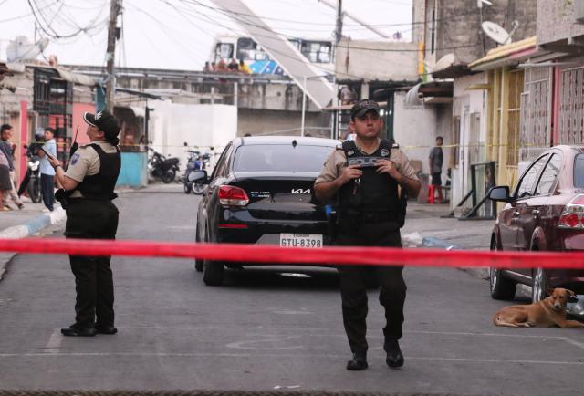Balacera y persecución en el suburbio de Guayaquil dejan un muerto y una herida
