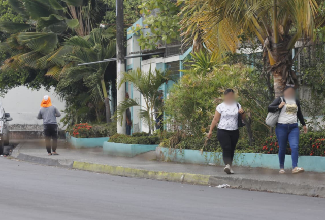 Familiares de niña que atentó contra su vida realizan plantón en Durán