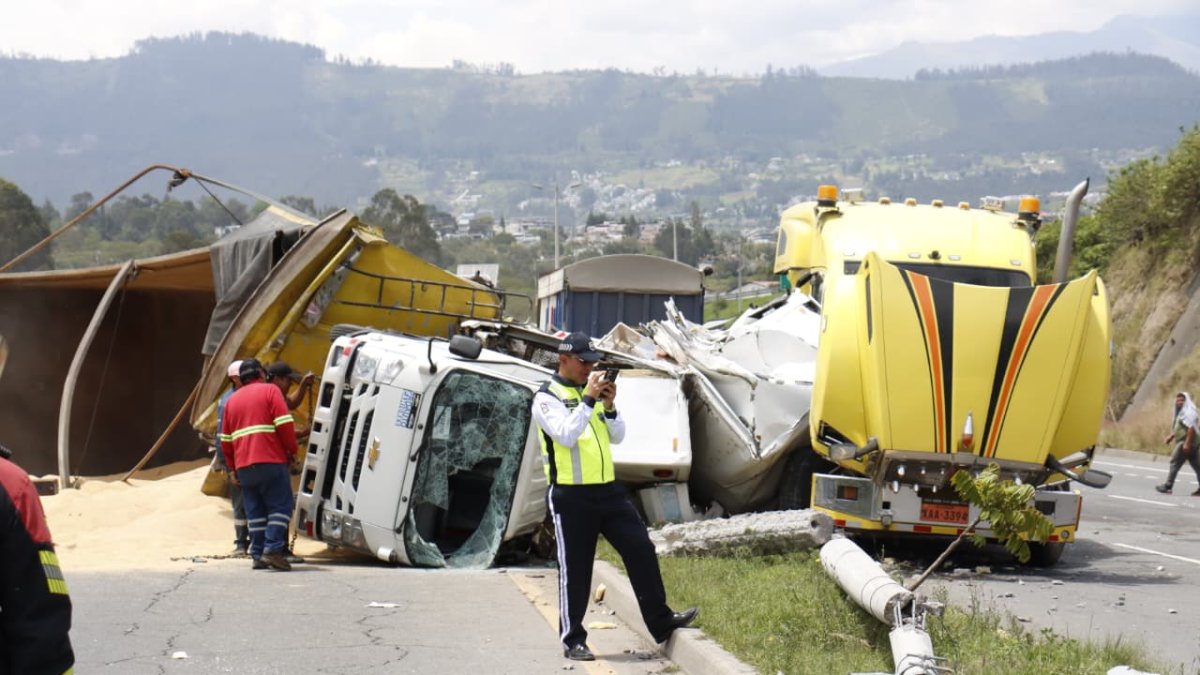 Tres muertos en la Ruta Viva por accidente de tránsito.