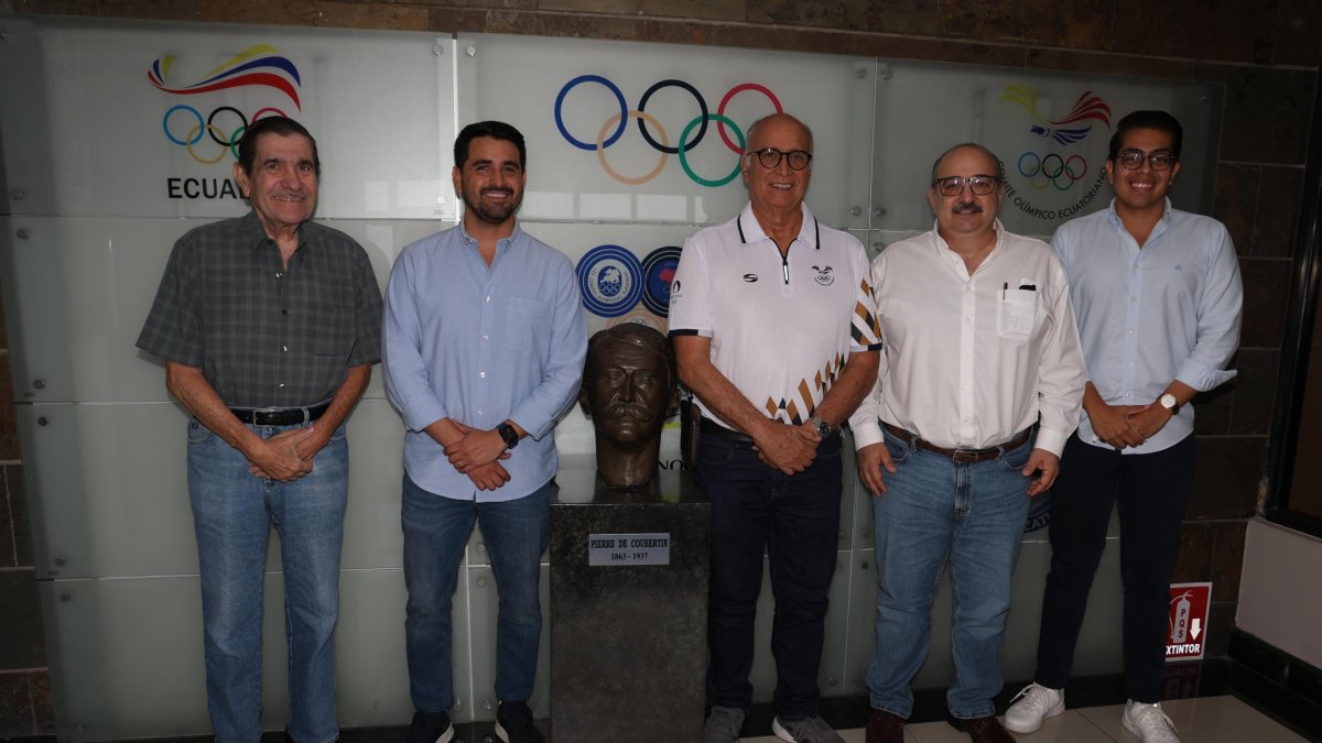 Juan David González (celeste) y Jorge Delgado en una reunión de 2024. Hoy están enfrentados