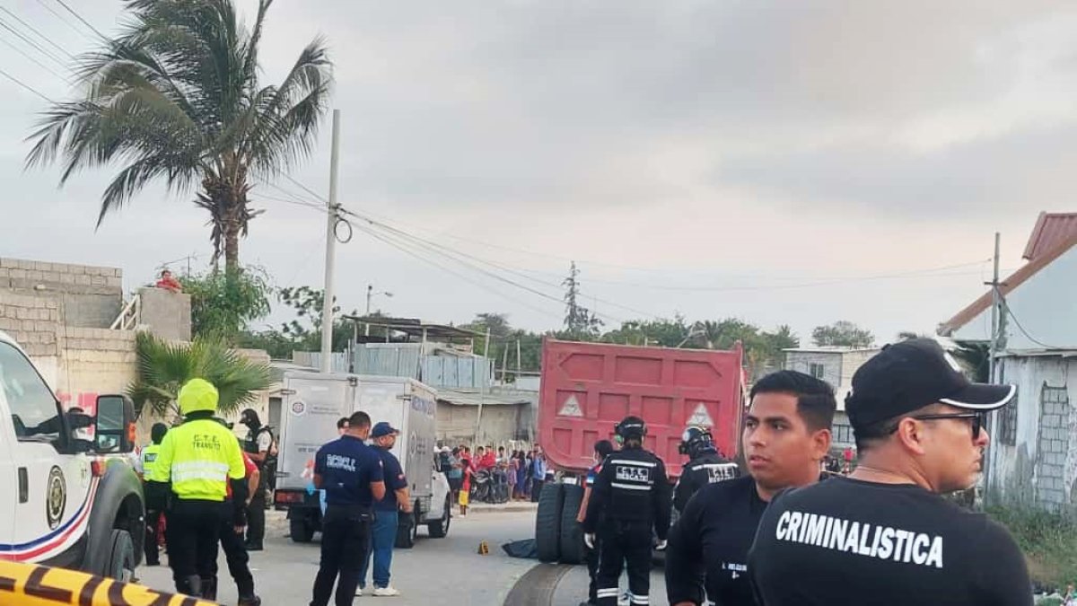 La tragedia de tránsito ocurrió en el barrio Brisas de La Libertad en la ciudad del mismo nombre en la provincia de Santa Elena