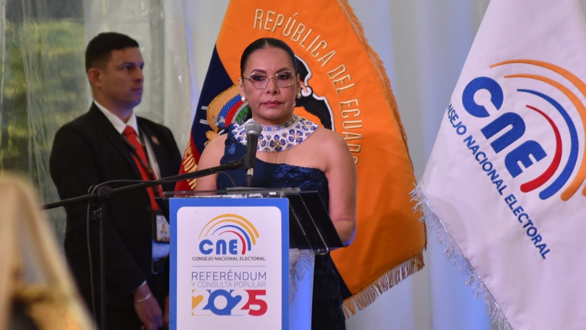 Diana Atamaint, presidenta del CNE.