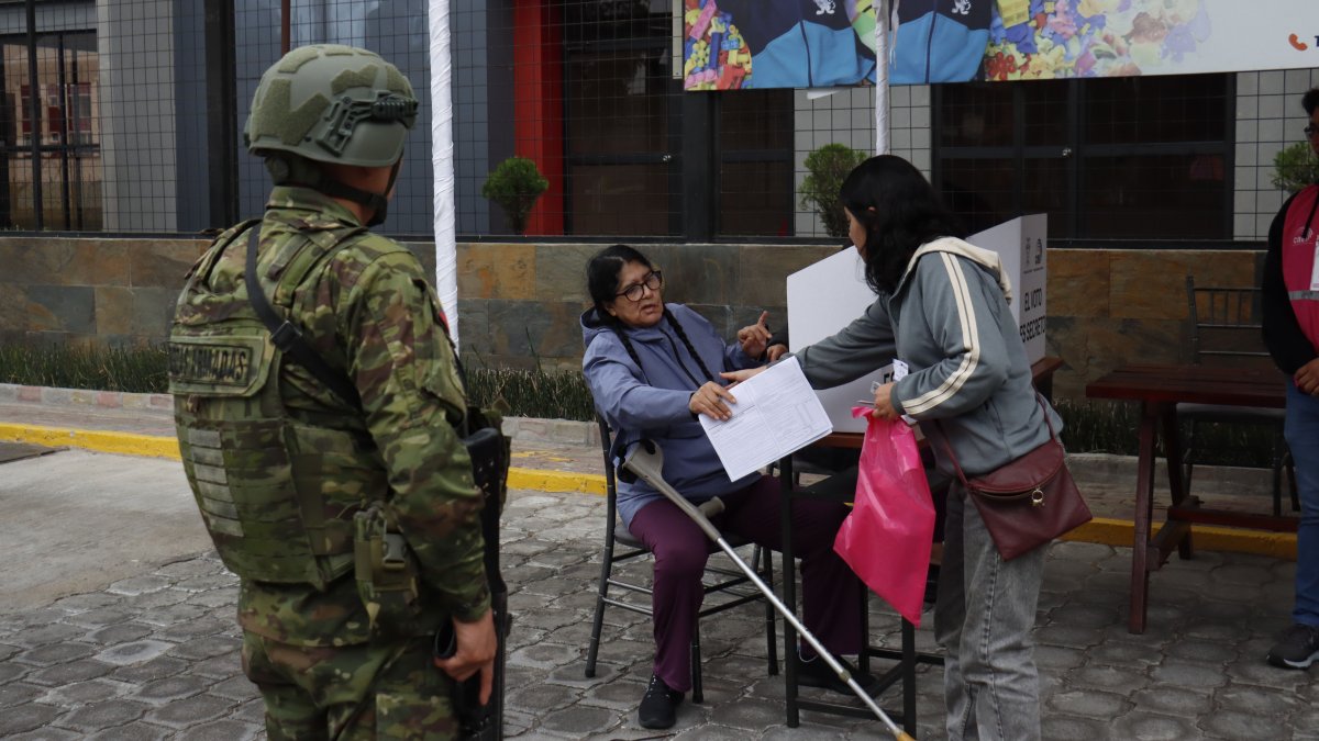 El calendario electoral será revisado, luego de que ya fuera aprobado en febrero.