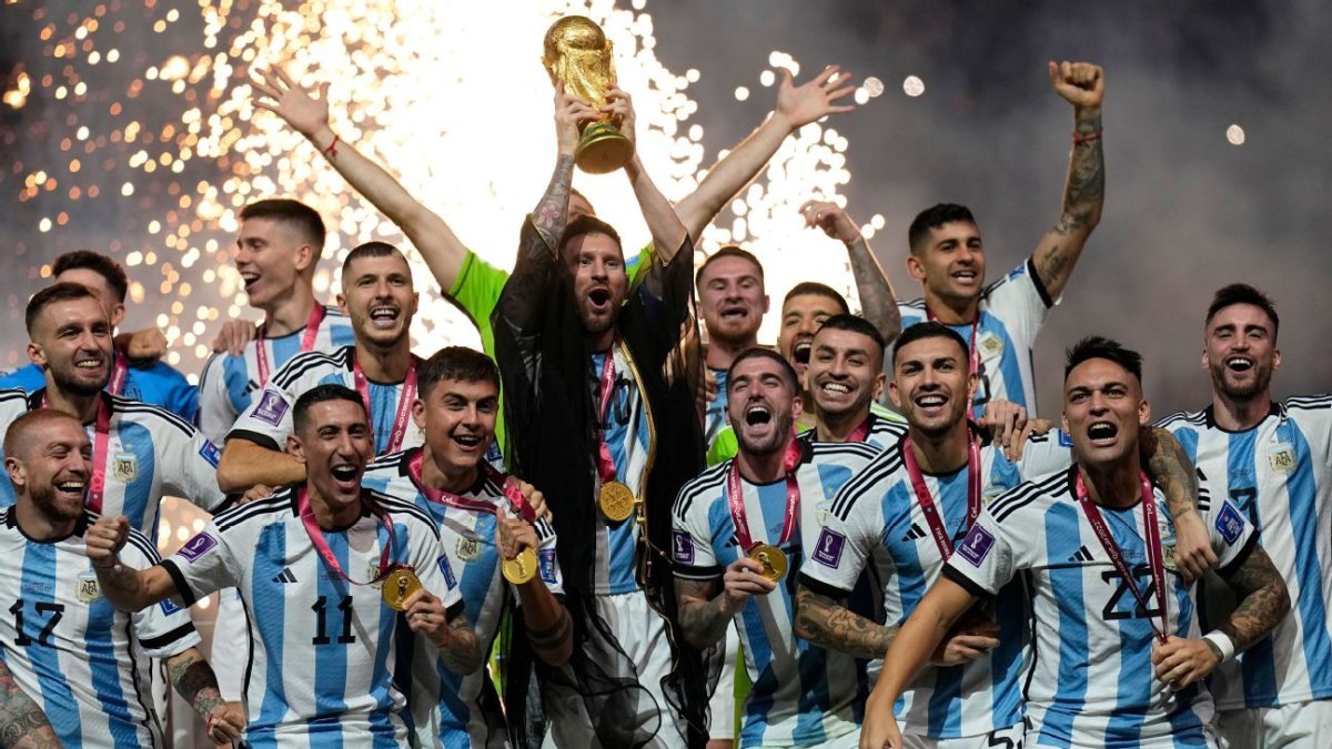 La selección de fútbol de Argentina es la vigente campeona del Mundial, lo logró en 2022.