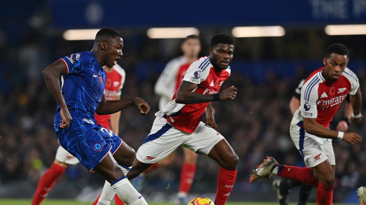 Caicedo (24 años) recibió la primera expulsión a nivel de clubes en su carrera.
