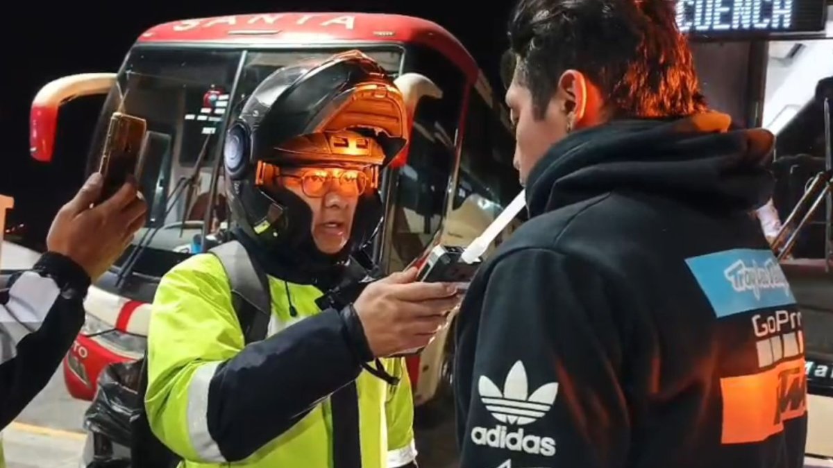 Los pasajeros del bus fueron quienes denunciaron que el conductor estaba ‘pluto’.