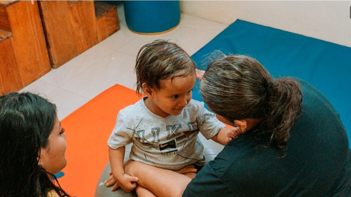 Guayaquil alcanza más de un millón de atenciones gratuitas para personas con discapacidades y neurodivergencias.