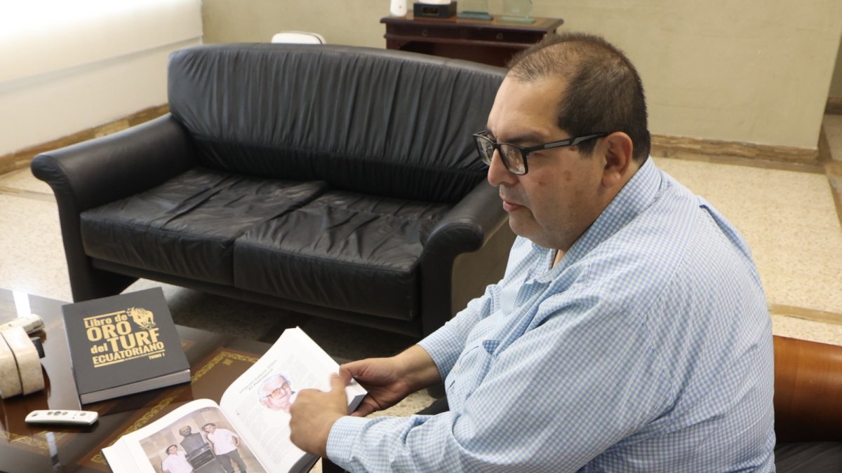 Xavier Muñoz fue uno de los colaboradores en los tomos hípicos.