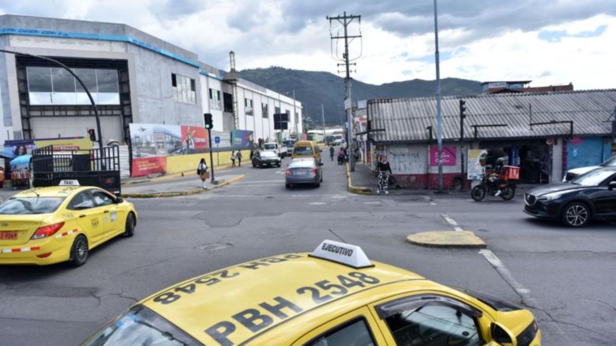 La nueva plaza comercial en Tumbaco genera expectativa y preocupación por el impacto en la movilidad y el espacio público.