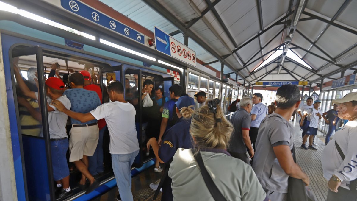 Imagen referencial. Usuarios reportan constantemente en redes sociales distintos tipos de robos en la Metrovía.