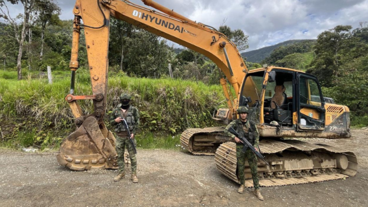 Maquinaria y campamentos clandestinos fueron inhabilitados
