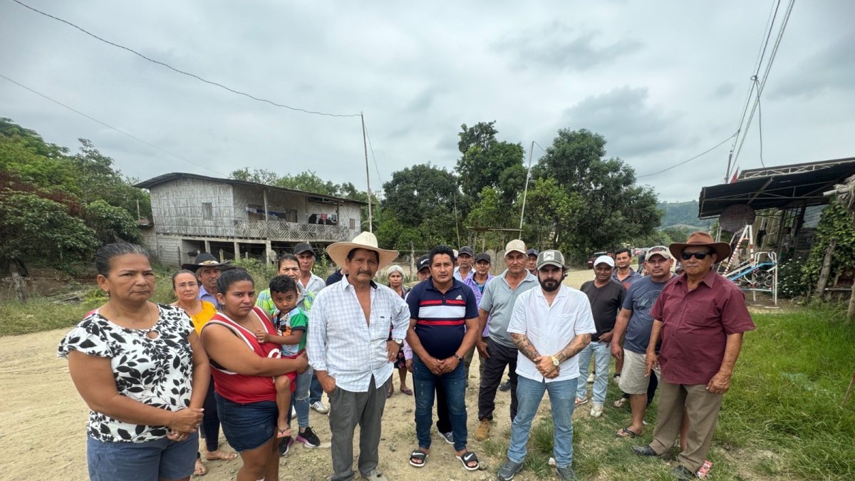 Los moradores de Chicompe, en Santa Ana, Manabí, exigen atención urgente para las vías. Temen quedar incomunicados con las lluvias