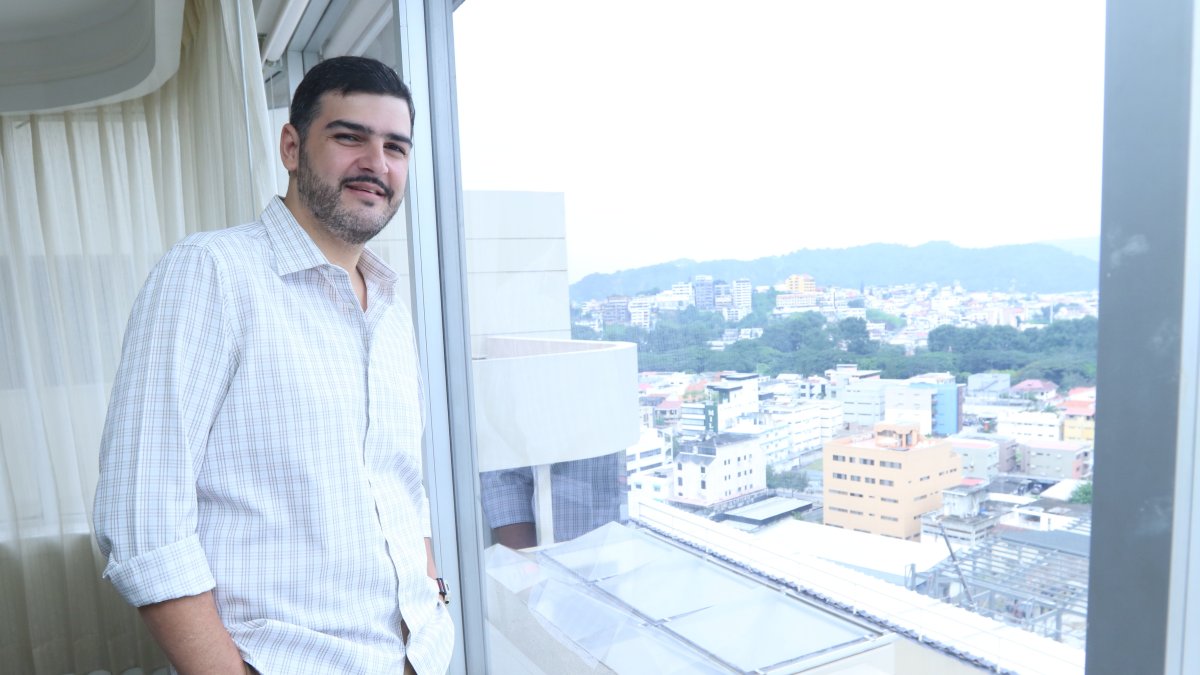 Aquiles Álvarez, alcalde de Guayaquil, es investigado por presunto tráfico de combustible.