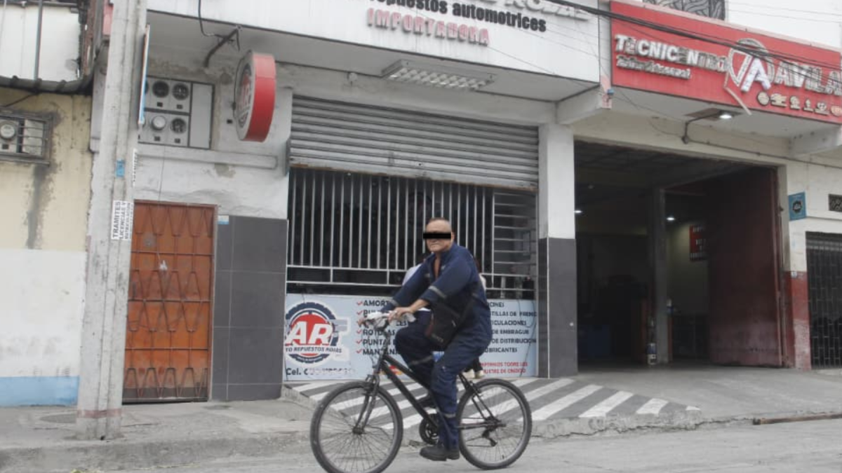 Estos dos locales relacionados a la industria automotriz fueron baleados.