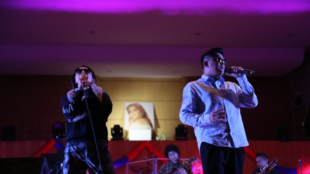 Willie y Paola  dan conciertos juntos. Es una terapia para ellos.