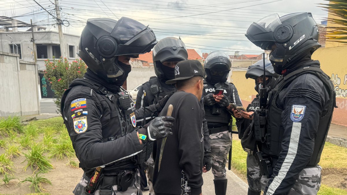 Personal policial intensifica operativos por los hechos violentos registrados en tres sectores de Ambato.
