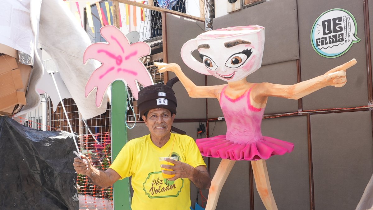 Los 'años viejos' se exponen en algunas calles del suroeste de Guayaquil.